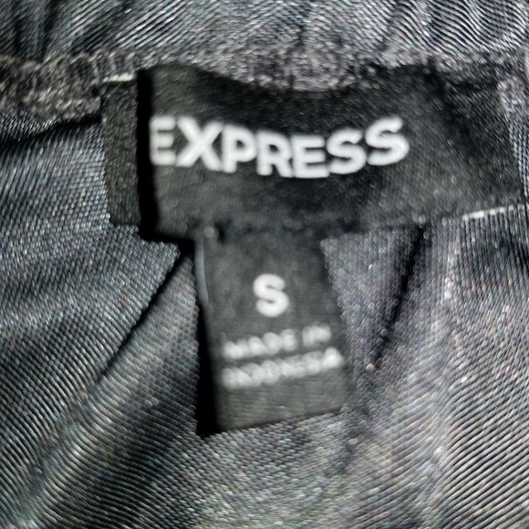 Express Sequenced Top - Picture 3 of 5